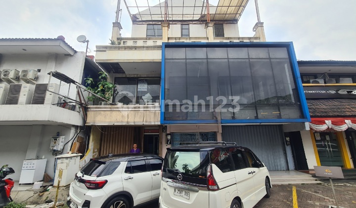 JOINED SHOPHOUSE 4 FLOORS PLAZA PONDOK INDAH FORMER CLINIC OFFICE RARELY AVAILABLE JOINED SHOPHOUSE 4 FLOORS PLAZA PONDOK INDAH FORMER CLINIC OFFICE RARELY AVAILABLE