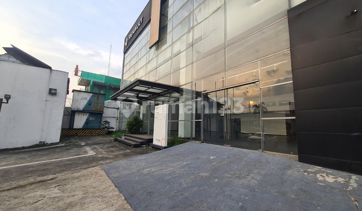 NEW CAR SHOWROOM BUILDING BSD SERPONG TANGERANG READY TO OCCUPY NEW CAR SHOWROOM BUILDING BSD SERPONG TANGERANG READY TO OCCUPY