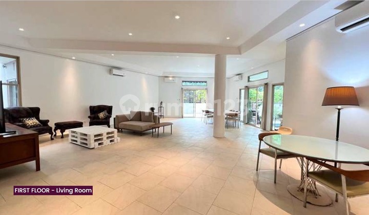 4-Storey House in SCBD Senopati Furnished Ready to Live In with Swimming Pool Pet Friendly 4-Storey House in SCBD Senopati Furnished Ready to Live In with Swimming Pool Pet Friendly