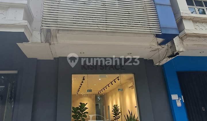 Permata Senayan Ruko, 4.5 Floors, Road-Facing, Elevator, Semi-Furnished, Ready to Occupy 1