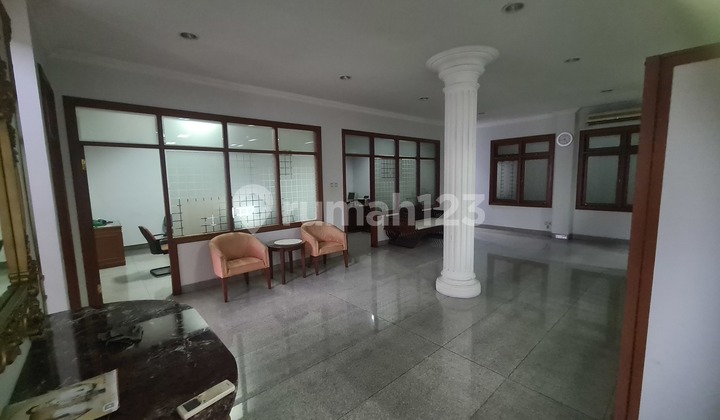RUMAH 2 LANTAI EX KANTOR DI PAKUBUWONO ADA BASEMENT PINGGIR JALAN BESAR 1
