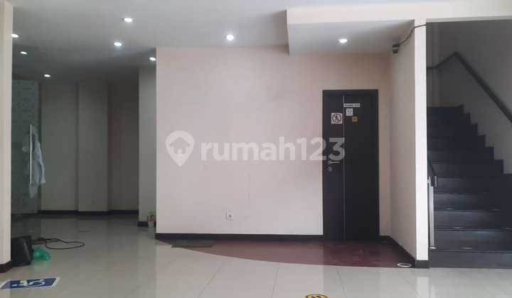 2-Storey Linked Shop House in Kebayoran Baru Near Senopati Gunawarman Commercial Area Furnished 2