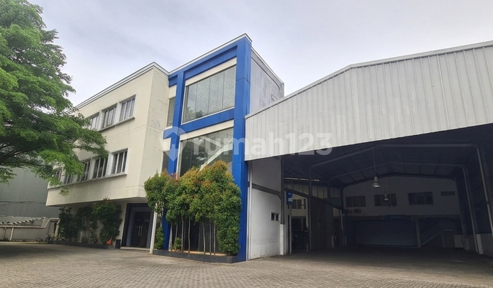 Former Workshop and Car Pool Kebon Jeruk 3800 M2 Semi Furnished Large Parking Ready to Occupy Former Workshop and Car Pool Kebon Jeruk 3800 M2 Semi Furnished Large Parking Ready to Occupy
