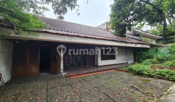 PAKUBUWONO BUSINESS SPACE HOUSE FACING STREET STRATEGIC COMMERCIAL ZONE PAKUBUWONO BUSINESS SPACE HOUSE FACING STREET STRATEGIC COMMERCIAL ZONE