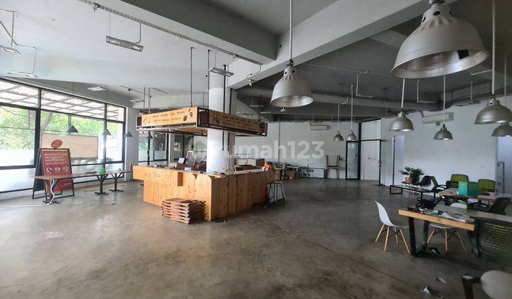 GEDUNG MINI BUILDING 4 LANTAI KEBAYORAN BARU DEKAT BLOK M KEMANG PARKIR LUAS 1