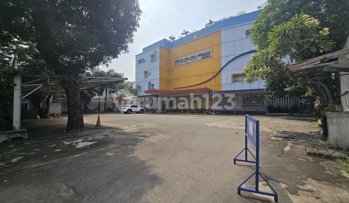 Gedung Ex Sekolah Tebet Semi Furnished Parkir Luas Area Komersil