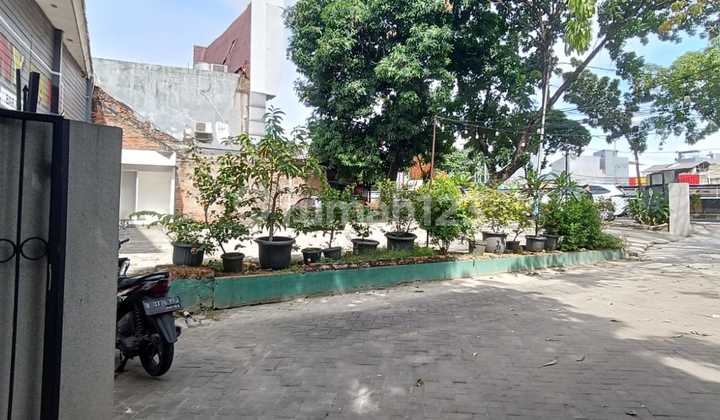 RUANG USAHA PRAMUKA CEMPAKA PUTIH EX RESTO COCOK UNTUK LAPANGAN OLAHRAGA PADEL  2