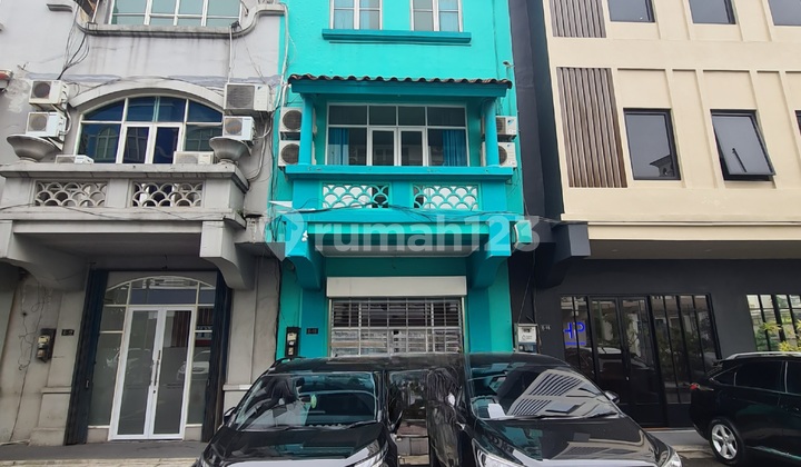 RUKO 3,5 LANTAI PERMATA SENAYAN EX KLINIK FURNISHED SIAP HUNI 1