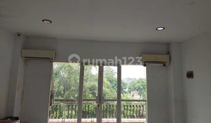 4-STOREY RUKO IN PERMATA SENAYAN, FACING NEAT ROAD, READY TO OCCUPY, NEAR KRL 2