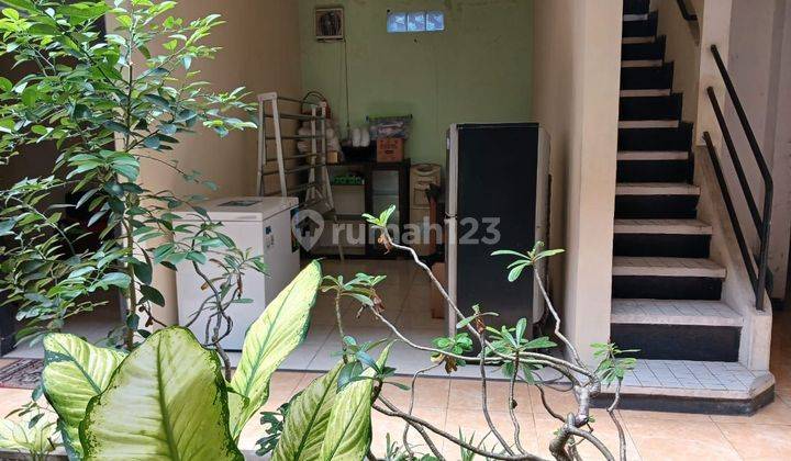 Rumah 2 Lantai Tengah Kota Di Jalan Mastrip Lumajang 2