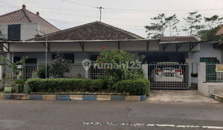 Rumah Di Raya Jalan Kolonel Swandi Pisang Agung Lumajang 1