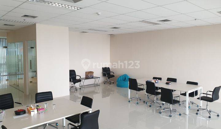 Sewa Kantor Soho Capital Luas 137 M2 Furnished Jakarta Barat 5