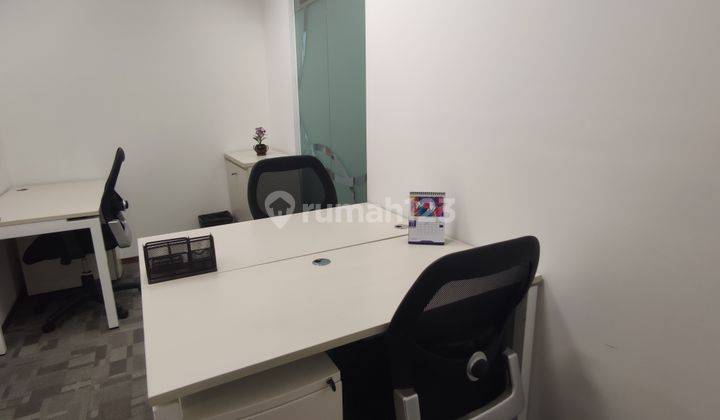 Sewa Ruang Kantor Fully Furnished 5 Pax di The Manhattan Building 2