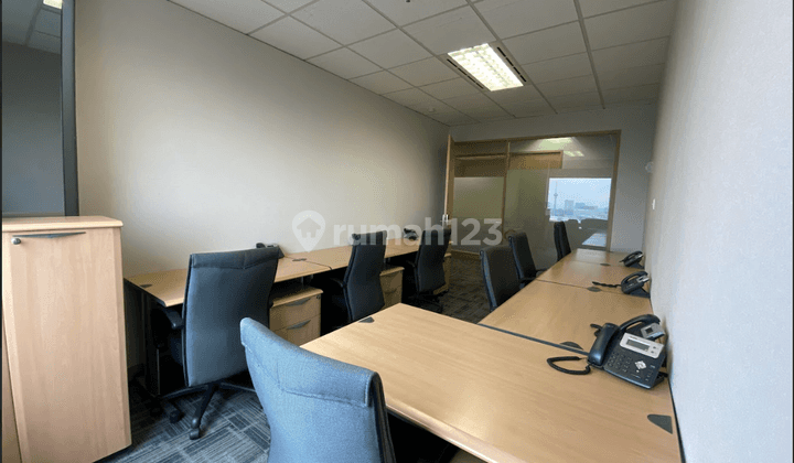 Sewa Kantor Siap Ditempati Untuk 6 Pax View di Senayan Jakarta 2