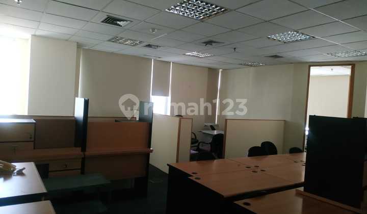 Sewa Kantor Wisma BSG 148,12m2 Semi Furnished Lokasi Strategis