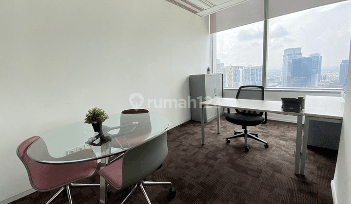 Sewa Kantor Unit Furnished 4 Pax di DBS Bank Tower Dekat Mall 1