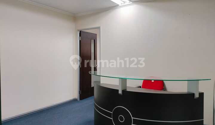 Sewa Kantor Menara Cakrawala 97 M2 Furnished di Thamrin Akses MRT