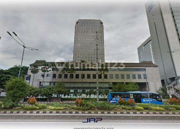 Rent Office Space at Thamrin Tower 251 M2 with Direct Access to MRT and Transjakarta