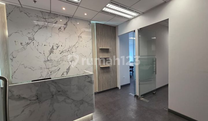 Office for Rent Pakuwon Tower 130 M2 Furnished Near Kasablanka Mall