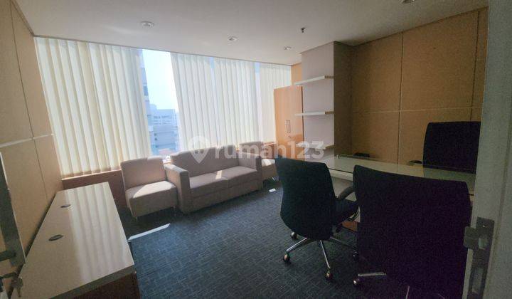 Sewa Kantor Palma One Luas 132 M2 Furnished di Kuningan Dekat LRT 1