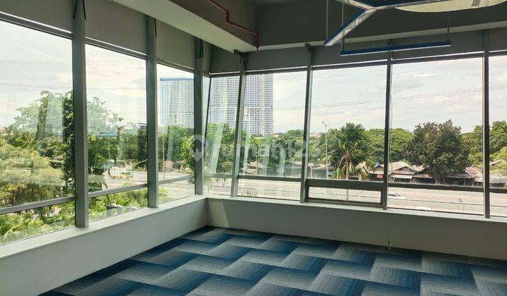 Sewa Kantor Blue Green Office 321 M2 Fitted di Jakarta Barat 2