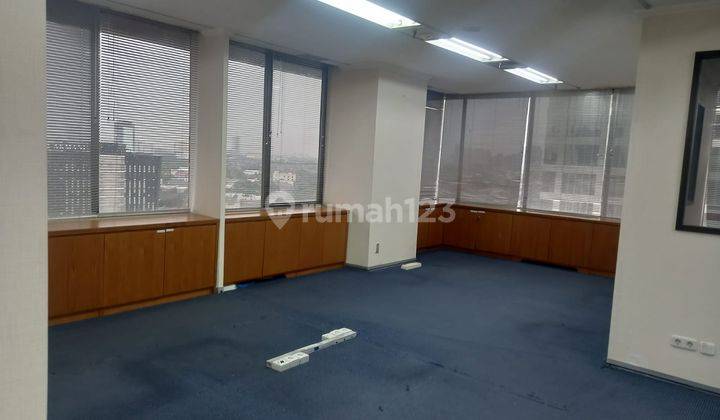 Sewa Kantor Menara Cakrawala 197M2 Fitted di Thamrin Dekat Mrt Hi 1