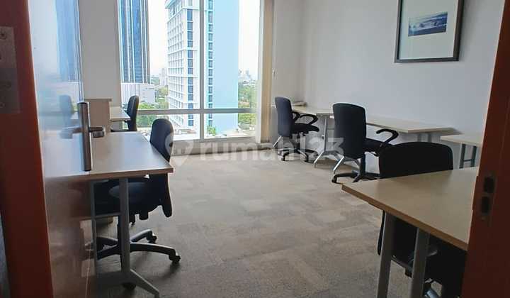 Office Unit for Rent Furnished for 6 People in Mayapada Sudirman Near MRT