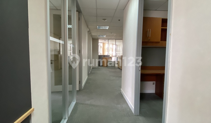 Office Lease in Sequis Center 110M2 Fitted Strategic MRT Istora Access Office Lease in Sequis Center 110M2 Fitted Strategic MRT Istora Access