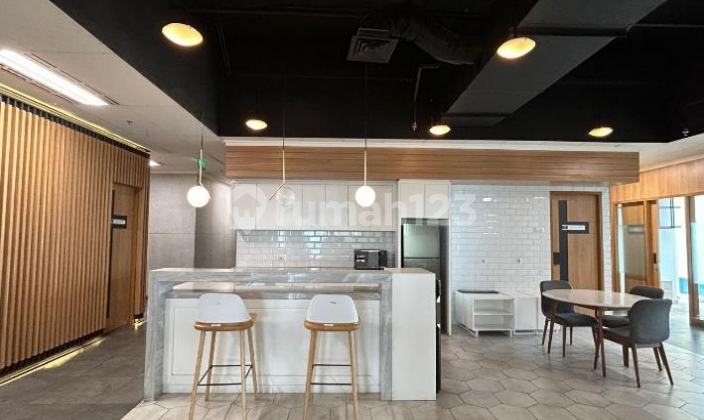 Furnished Unit Office for 8 People in MNC Tower, Strategic Location Furnished Unit Office for 8 People in MNC Tower, Strategic Location