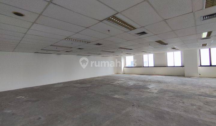Sewa Kantor Artha Graha 1196 M2 Bare Strategis di SCBD Dekat MRT  2