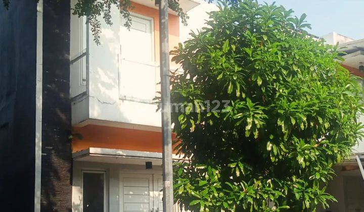 Rumah Dijual 2 Lantai Dekat Stasiun . 2