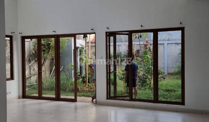 Rumah Disewa 2 Lantai Halaman Luas Di Serpong Villa Melati Mas 2