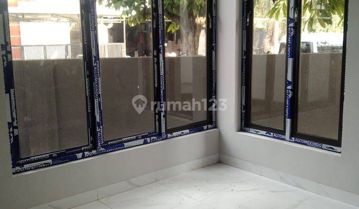 Rumah Baru 2 Lantai Depan Taman di Villa Melati Mas 13
