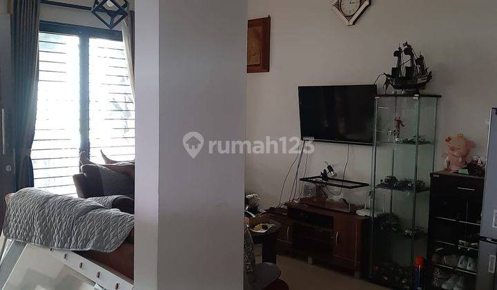 Rumah 2 Lantai Rapi Siap Huni di Regensi Melati Mas 17