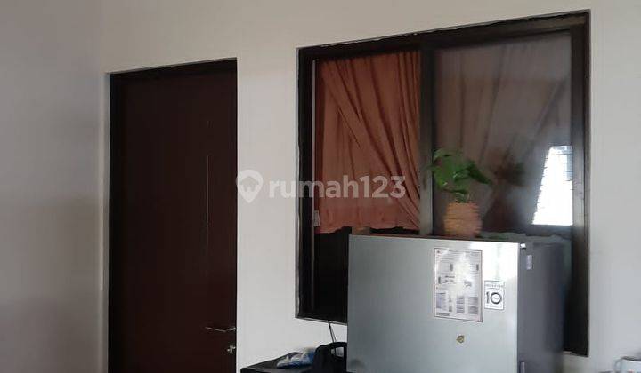 Rumah 2 Lantai Rapi Siap Huni di Regensi Melati Mas 18