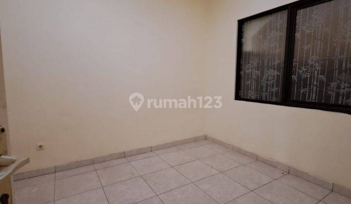 Rumah Rapi Siap Huni di Villa Melati Mas Serpong 12