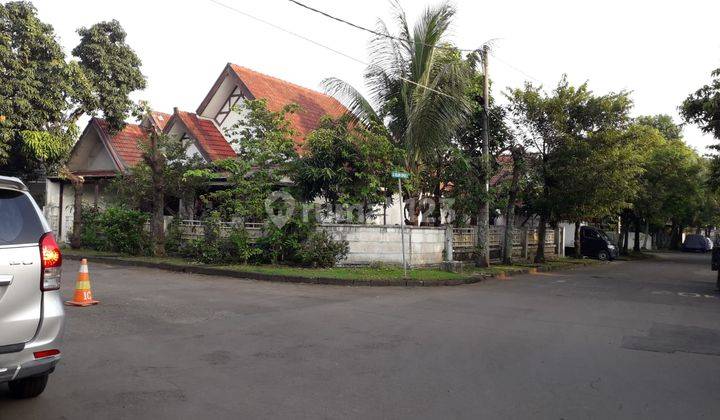 Rumah Posisi Huk Dengan Halaman Luas di Sektor 1c Gading Serpong 1
