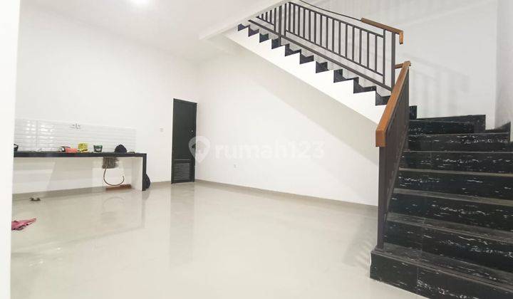 Rumah Dijual 2 Lantai Baru Unfurnished SHM di Villa Melati Mas  2