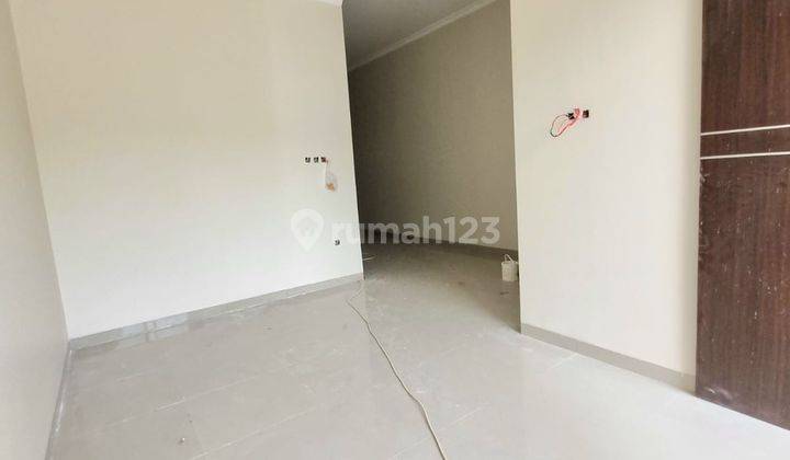 Rumah Dijual Di Villa Melati Mas 2 Lantai Baru Siap Huni 2