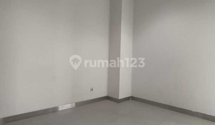 4-Story Shop House For Rent In Tangerang City, Tangerang 2
