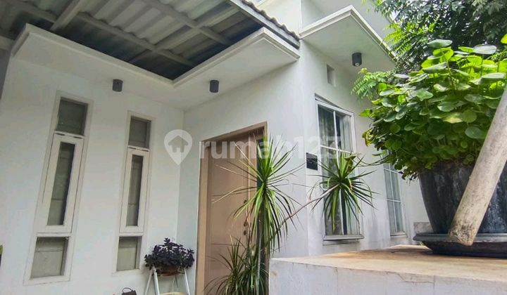 Rumah Dijual 2 Lantai di Regency Melati Mas