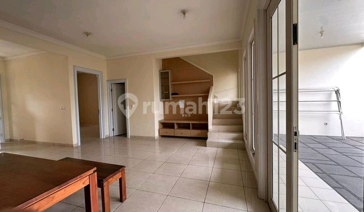 Neat 2-Story House Ready to Occupy in Alam Sutera Olivia Neat 2-Story House Ready to Occupy in Alam Sutera Olivia