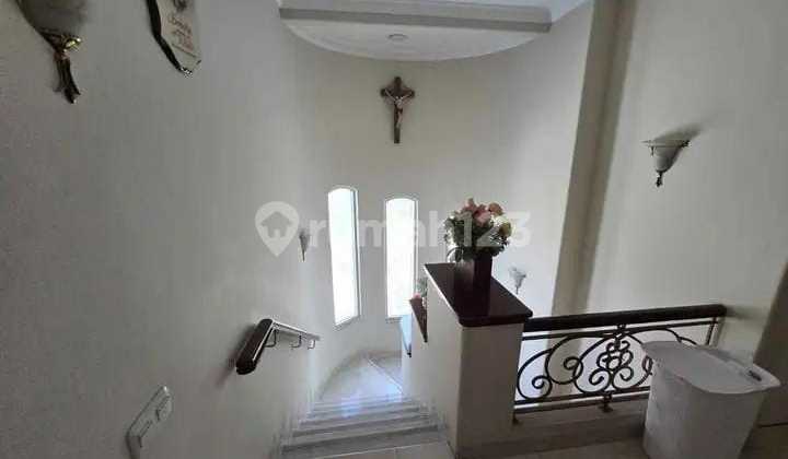 House Position Luxury Huk Beverly Golf Garden Lippo Sentral Karawaci 2