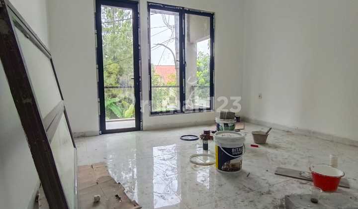Rumah 2 Lantai Baru Modern di Serpong Villa Melati Mas 2