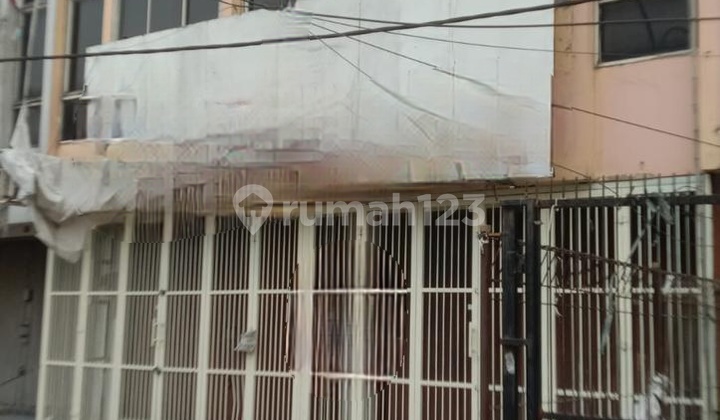 Ruko Dijual Cepat 3,5 Lantai Gandeng Dekat Bunderan Alam Sutera Ruko Dijual Cepat 3,5 Lantai Gandeng Dekat Bunderan Alam Sutera