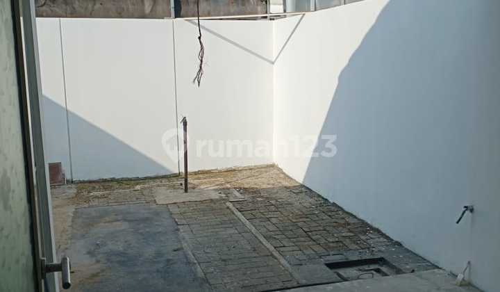 House for Sale Ready to Occupy in Suvarna Sutera Cikupa 2