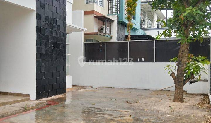 Rumah Dijual Di Villa Melati Mas 2 Lantai Rapi Terawat 2