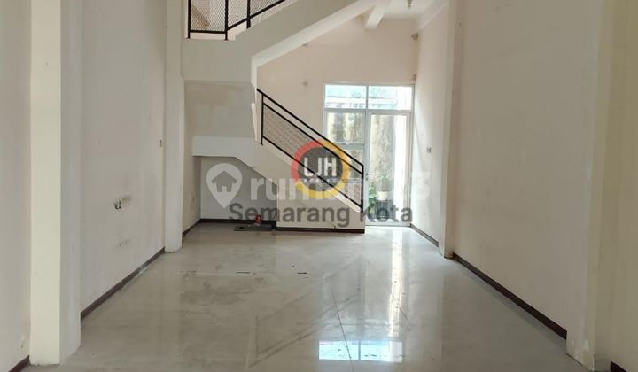Ready-to-Use Shop House on Jalan Majapahit 1