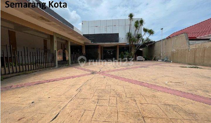 Bangunan Untuk Usaha di Jalan Brigjend Katamso 1