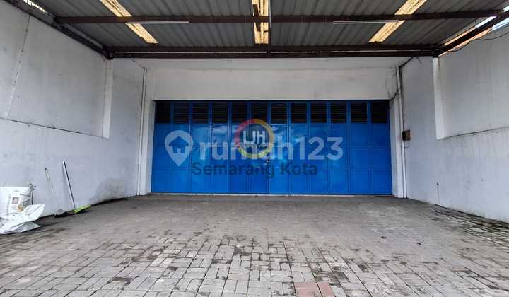 Ready-to-use shophouse on Jenderal Sudirman Street Ready-to-use shophouse on Jenderal Sudirman Street